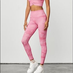 Alo high waisted pink camo leggings